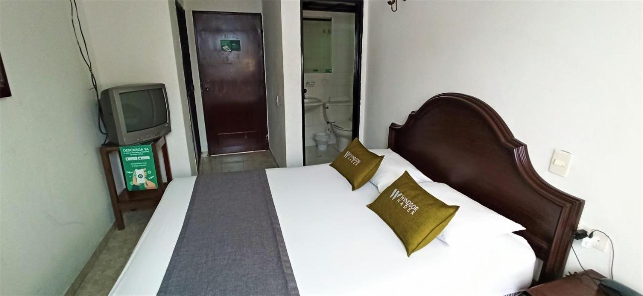 Hotel Windsor Plaza - Downtown カリ エクステリア 写真