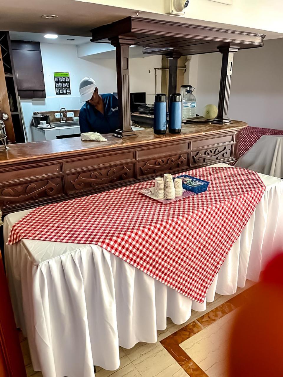Hotel Windsor Plaza - Downtown カリ エクステリア 写真